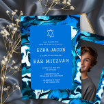 Blue Marble Paint Custom Foto Bar Bat Mitzvah Einladung<br><div class="desc">Perfekte Karte, um eine Fledermausmitzvah, Bar mitzvah oder andere jüdische Feier anzukündigen! Handgemachte abstrakte Kunst für Sie auf der Vorder- und Rückseite! Vollständig anpassbar! Klicken Sie auf "Personalisieren" oben, um den Text zu bearbeiten. Klicken Sie auf "Bearbeiten mit dem Design-Tool", um die Schriftart, Farben und Platzierungen anzupassen und das Design...</div>