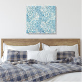 Blue Marigolds (von William Morris) Leinwanddruck (Insitu (Schlafzimmer))