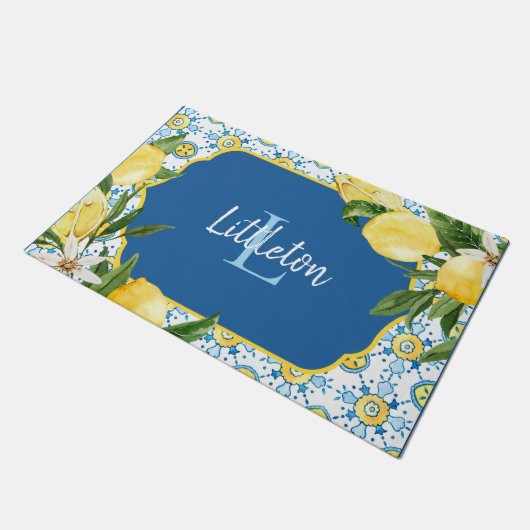 Blue Mediterranean Lemon Monogram Custom New Zuhau Fußmatte (Schrägansicht)