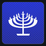 Blue Menorah Quadratischer Aufkleber<br><div class="desc">Sie werden dieses coole blaue jüdische Hanukkah Menorah Design Liebe. Gut für Geschenke! Erhältlich als T-Shirts, Smartphone-Gehäuse, Mousepads, Schlüsselanhänger, Poster, Karten, elektronische Cover, Laptop / Notebook-Ärmel, Kappen, Tasse und mehr! Besuchen Sie unsere Website für ein individuelles Geschenkgehäuse für Samsung Galaxy S3, iPhone 5, HTC vivid / Raider 4 G, Kindle...</div>