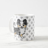Blue Merle Long Coat Chihuahua Cartoon Dog & Paws Kaffeetasse (Vorderseite Links)
