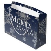 Blue Merry and Bright Snowflakes Weihnachten Große Geschenktüte (Rückseite Schrägansicht)