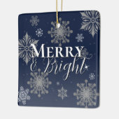 Blue Merry and Bright Snowflakes Weihnachten Keramikornament (Links)