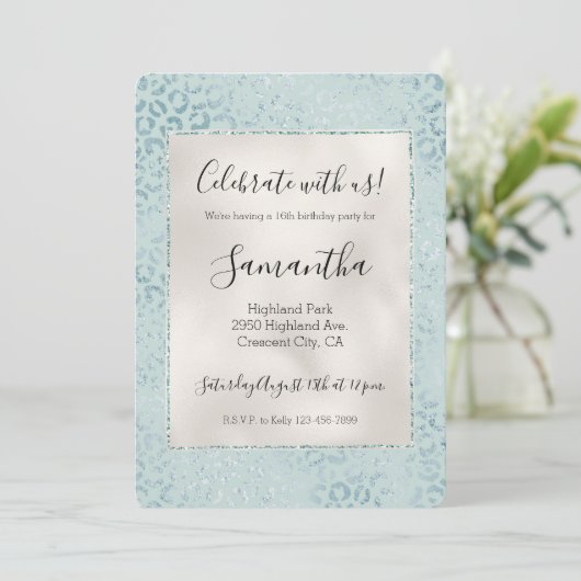 Blue Mint Leopard Print Glitzer Einladung (Stehend Vorderseite)