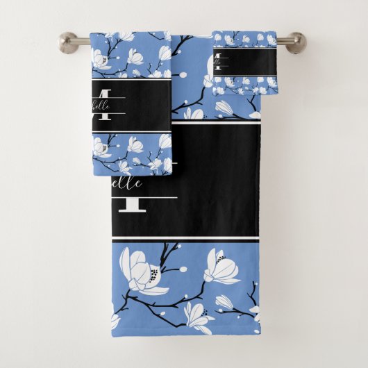 Blue Mit Monogramm Black and White Magnolia Blume Badhandtuch Set (Insitu)