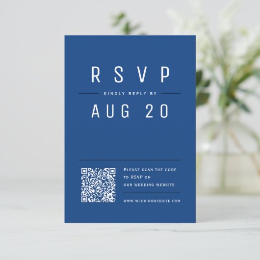 Blue Modern Chic Simple Typografy QR-Code RSVP Karte (Stehend Vorderseite)