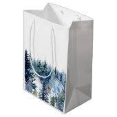 Blue Modern Merry xmas Bäume Wald Raindei Mittlere Geschenktüte (Rückseite Schrägansicht)