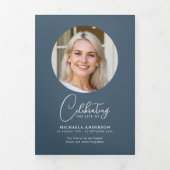 Blue Modern Script Funerary/Memorial Service Dreifach-gefaltete Programmkarte (Cover)