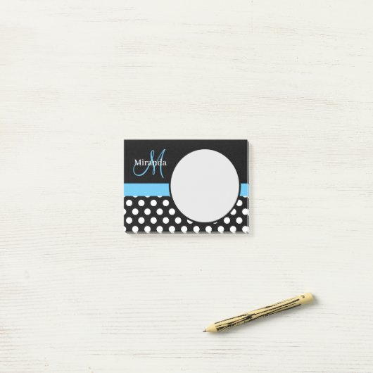 Blue Monogram Schwarz-weiß Polka Dot Post-it Klebezettel (Auf Schreibtisch)
