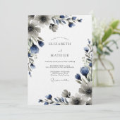 Blue Moody Floral Wedding Einladung (Stehend Vorderseite)