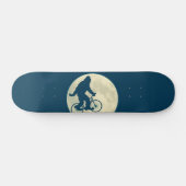 BLUE MOON SQUATUR AUF DEM FAHRRAD SKATEBOARD (Horizontal)