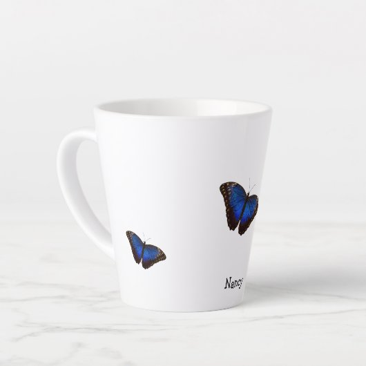 Blue Morpho Butterfets Personalisierter Text Milchtasse (Linke Ecke)