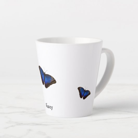 Blue Morpho Butterfets Personalisierter Text Milchtasse (Rechte Ecke)