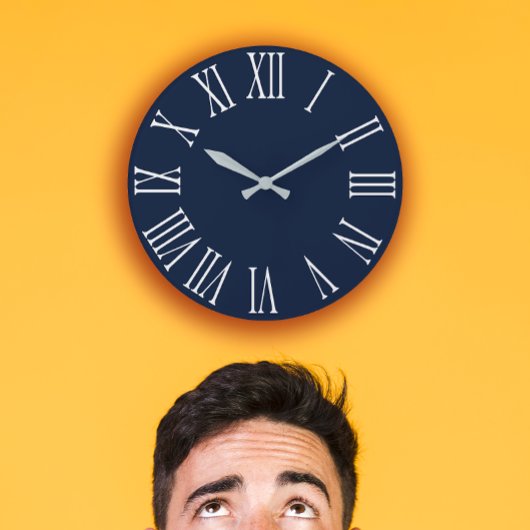 Blue Nauti Gray Metallic Silver Roman Number2 Große Wanduhr