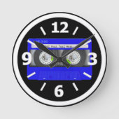 Blue Neon Cassette Tape Runde Wanduhr (Vorderseite)