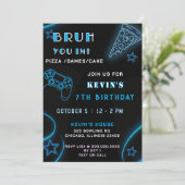 Blue Neon Glow Pizza Games Bruh Birthday Einladung (Stehend Vorderseite)