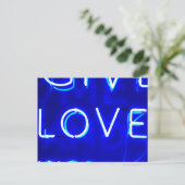 Blue Neon Liebe SIgn Postkarte (Stehend Vorderseite)