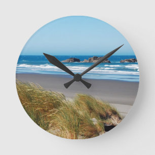 Blue ocean landscape in summer runde wanduhr