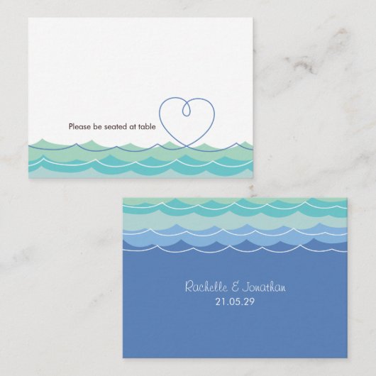 Blue Ocean Waves Loopy Herz Simple Beach Wedding Platzkarte (Vorne/Hinten)