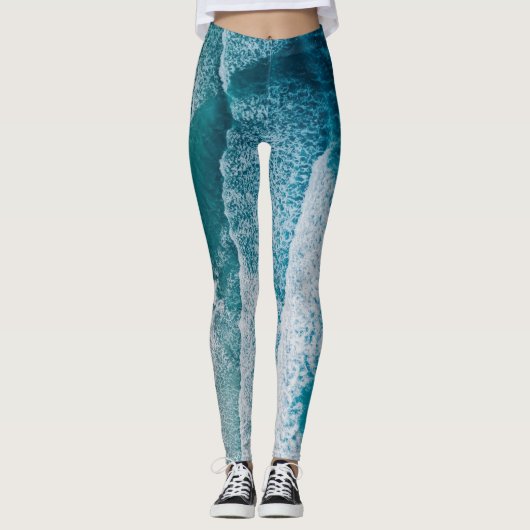 Blue Ocean Waves Sandstrand Leggings (Vorderseite)