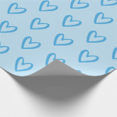 Blue on Light Blue Handgezeichnete Herz-Umschlagpa Geschenkpapier (Ecke)