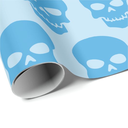 Blue on Light Blue Skulls Geschenkpapier (Rolleneckpunkt)