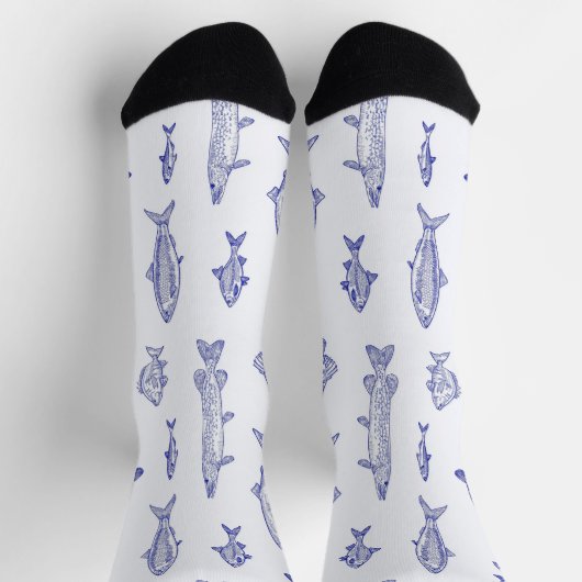 Blue on white fish pattern upstream  socken (Oben)