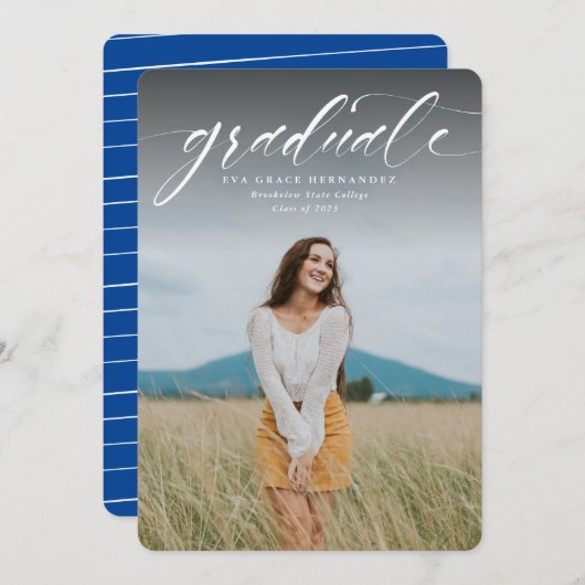 Blue-One-Foto-Ankündigung für das Script-Graduate (Vorne/Hinten)