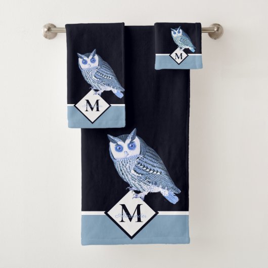 Blue Owl Grey Monogram Name Badhandtuch Set (Insitu)