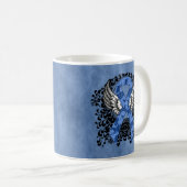 Blue Paisley Ribbon mit Wings Kaffeetasse (VorderseiteRechts)