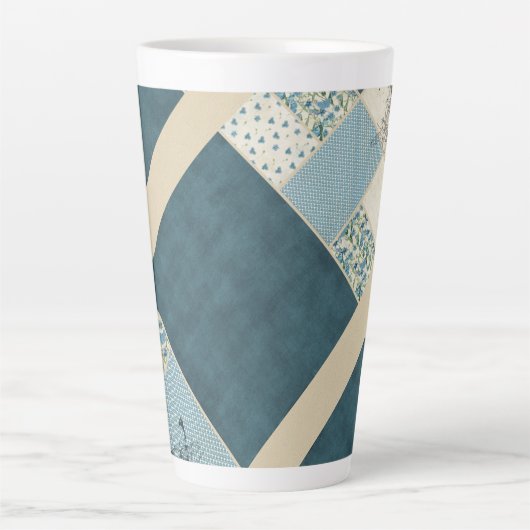 Blue Patchwork Latte Tasse (Vorderseite)