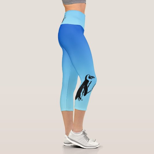 Blue Penguin Tennis Player Capri Leggings (Rechts)