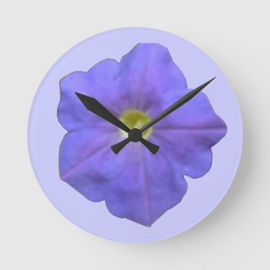 Blue Petunia Wall Clock Runde Wanduhr (Vorderseite)
