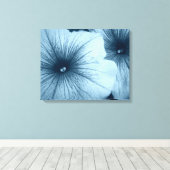 Blue Petunias Leinwanddruck (Insitu (Holzboden))