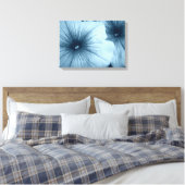 Blue Petunias Leinwanddruck (Insitu (Schlafzimmer))
