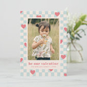 Blue Pink Checkerboard Herz Valentine's Day Card Einladung (Stehend Vorderseite)
