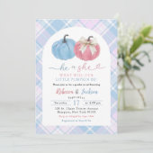Blue Pink Preppy Gingham Pumpkin Gender Reveal Einladung (Stehend Vorderseite)