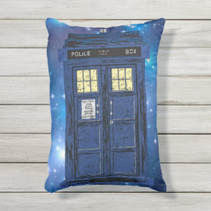 Blue Police Public Call Box - UK Time Travel 1 Kissen Für Draußen