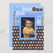 Blue Polka Dots Baby's First Birthday Foto Einladung (Vorne/Hinten)