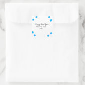 Blue polkadots happy new year add name messasimple quadratischer aufkleber (Tasche)