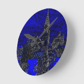 Blue Pop Art New York City Runde Wanduhr (Winkel)