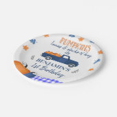 Blue Pumpkin Truck Pumpkin Blätter und Hay Birthda Pappteller (Schrägansicht)