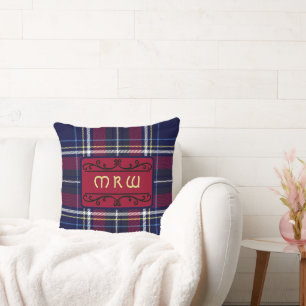 Blue Red Tartan Monogram in Celtic Lion Schriftart Kissen