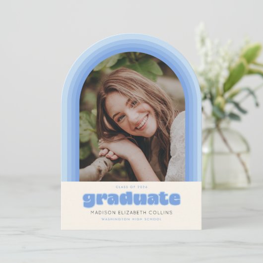 Blue Retro Striped Arch Graduation Announcement Einladung (Stehend Vorderseite)