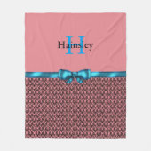 Blue Ribbon Bow Black Chandelier Damask Monogram Fleecedecke (Vorderseite)