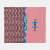 Blue Ribbon Bow Black Chandelier Damask Monogram Fleecedecke (Vorderseite (Horizontal))