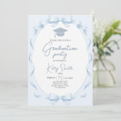 Blue Ribbon Bow Graduation Invitation Einladung (Stehend Vorderseite)