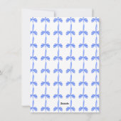 Blue Ribbon Monogram Foto Grandmillennial Feiertagskarte (Rückseite)