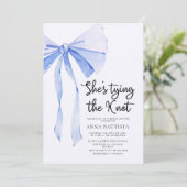 Blue Ribbon Sie bindet das Brautparty des Knotens Einladung (Stehend Vorderseite)