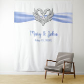 Blue Ribbon Silver Swans Hochzeitskugel Wandteppich (Beispiel)